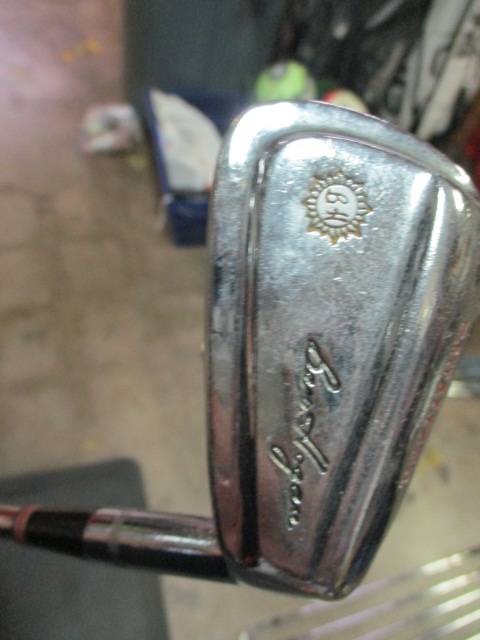 Used Ben Hogan Apex 4-Equilizer wedge (missing 5 iron)